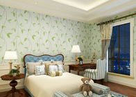 Carta da parati asiatica di stile della camera da letto dell'hotel respirabile con il modello bianco delle foglie verdi